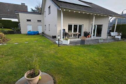 Haus Rösrath - 2 Zimmer, 154 m&sup2;, 2.400&euro; | Angebot:25958899