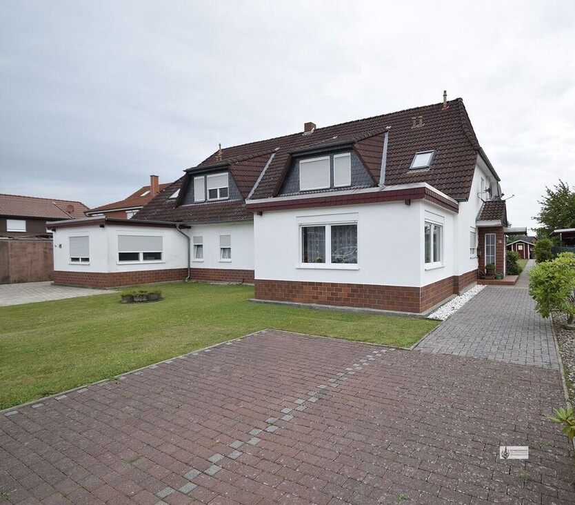 Großes modernisiertes EFH + EBK + Wintergarten + 3 Bäder mit 2 Stellplätzen vor dem Haus