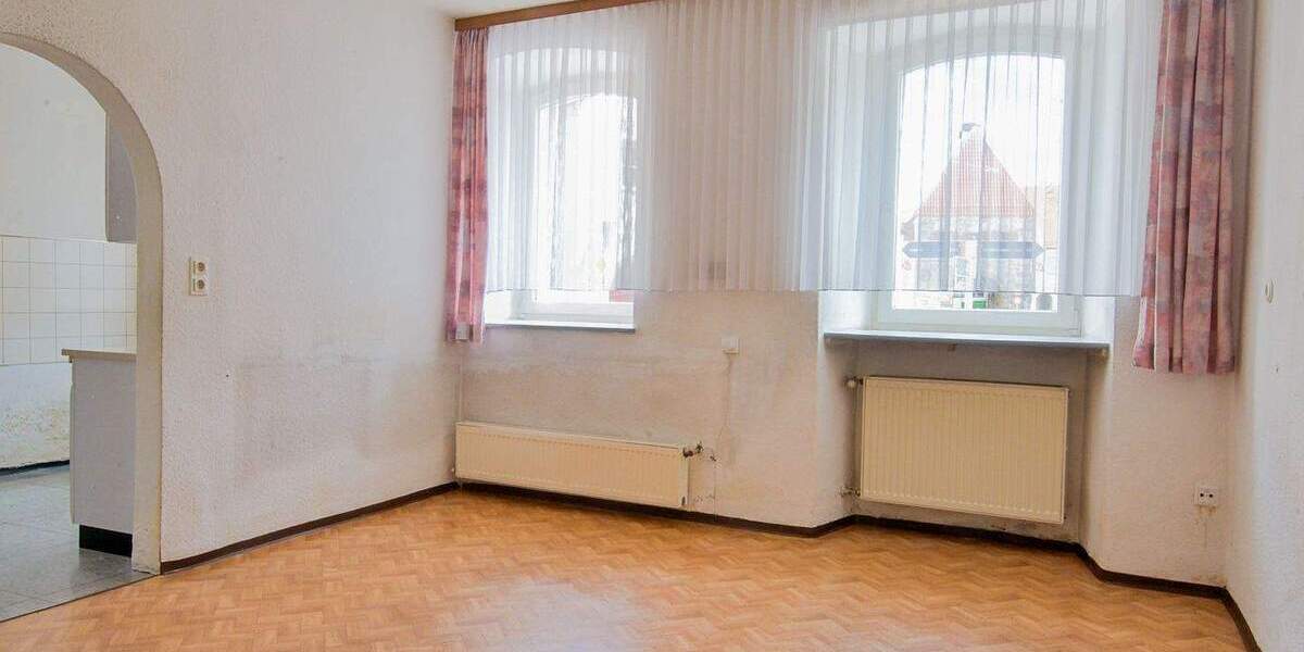 Bauernhaus, Landhaus Hahnbach - 9 Zimmer, 290 m&sup2;, 175.000&euro; | Angebot:25734670