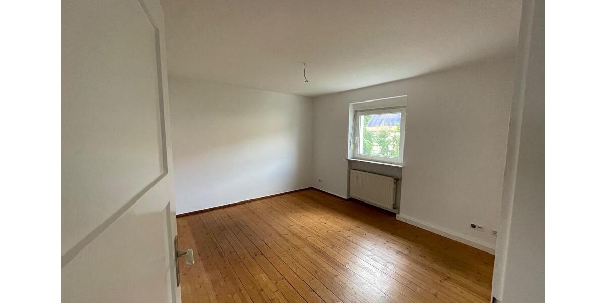 Reihenhaus Schweinfurt Gartenstadt - 7 Zimmer, 108 m&sup2;, 1.300&euro; | Angebot:26148266