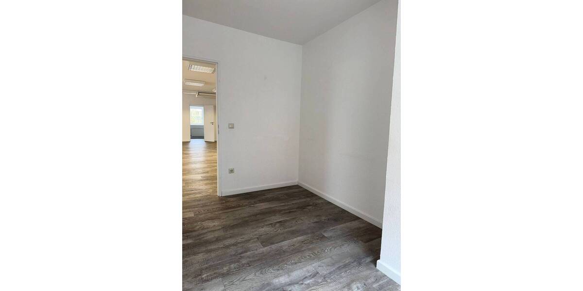 Gewerbeobjekt Syke - 4 Zimmer, 155 m&sup2;, 1.200&euro; | Angebot:26015512