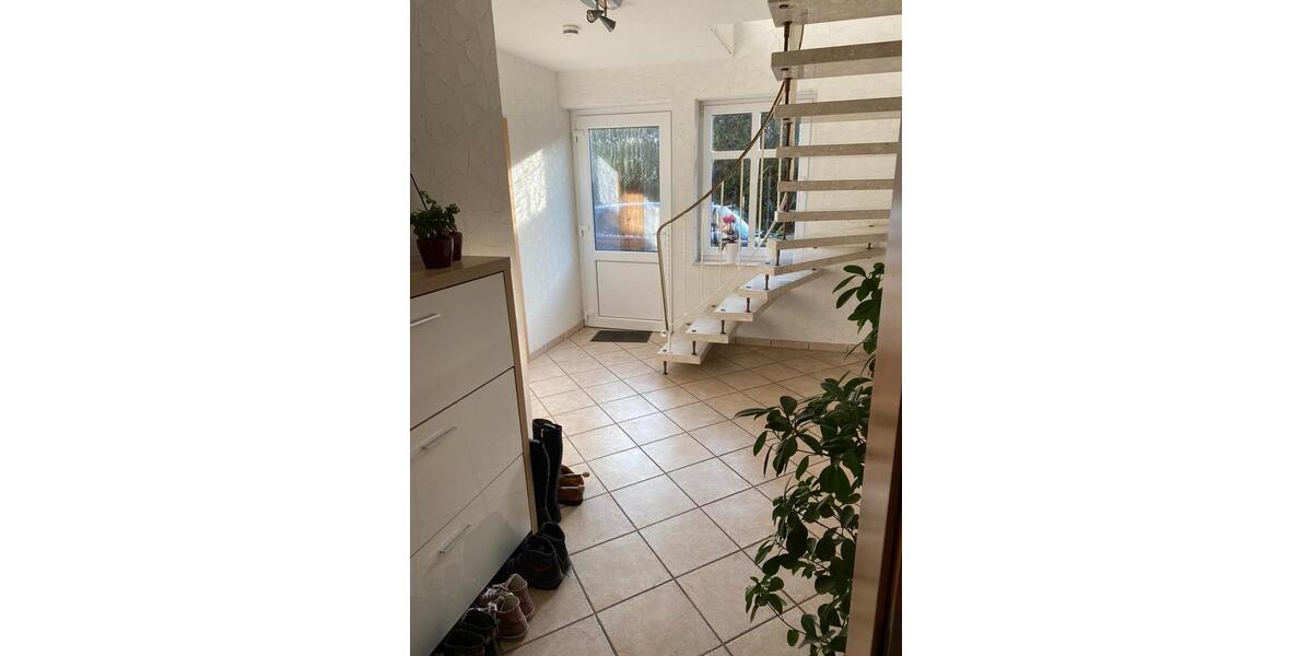 Erdgeschoßwohnung Petershagen - 4 Zimmer, 81 m&sup2;, 770&euro; | Angebot:25343054