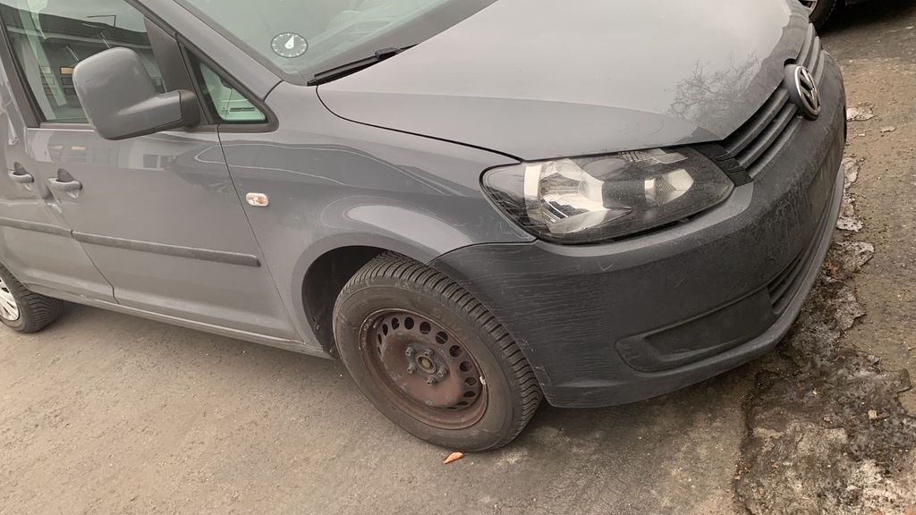 VW Caddy 280.000 km 2.890 &euro; Hals 09370