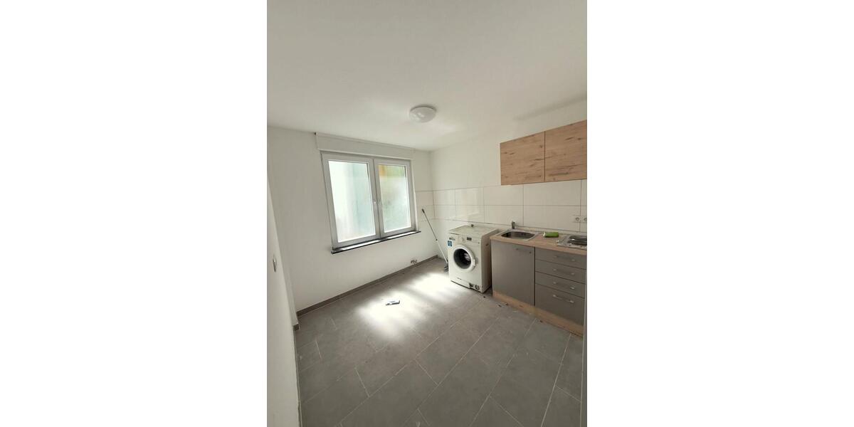 Etagenwohnung Ludwigshafen am Rhein - 1 Zimmer, 40 m&sup2;, 400&euro; | Angebot:25977501
