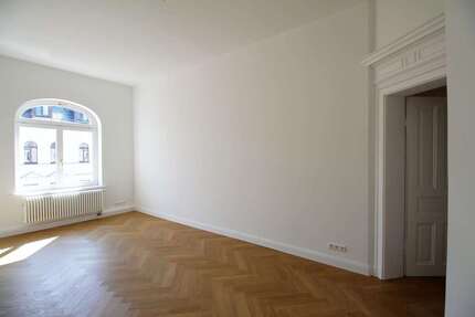 Wohnung Berlin Charlottenburg-Wilmersdorf - 4 Zimmer, 142 m&sup2;, 2.120&euro; | Angebot:27349714