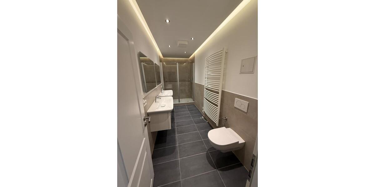Etagenwohnung Cottbus - 4 Zimmer, 123 m&sup2;, 1.835&euro; | Angebot:26444334