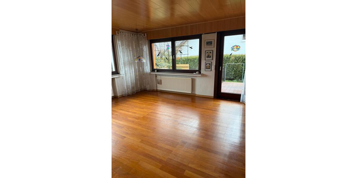 Erdgeschoßwohnung Niederkassel - 4 Zimmer, 85 m&sup2;, 1.400&euro; | Angebot:26396471