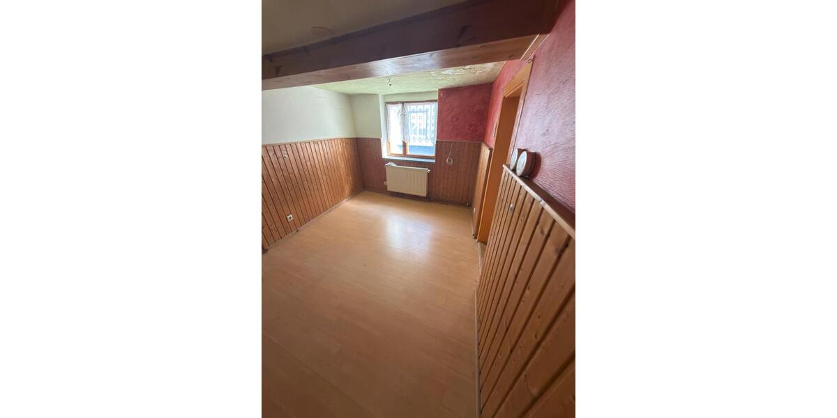 Etagenwohnung Saalfeld (Saale) - 11 Zimmer, 300 m&sup2;, 25&euro; | Angebot:25881780