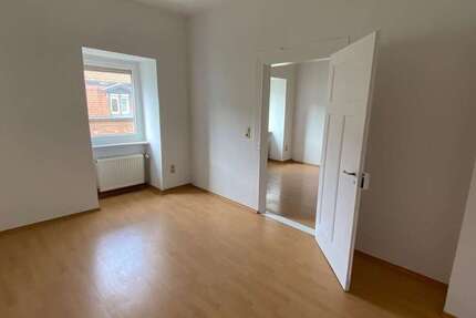 Wohnung zum Kaufen in Frankenthal 225.500 € 84 m² 4 zimmer