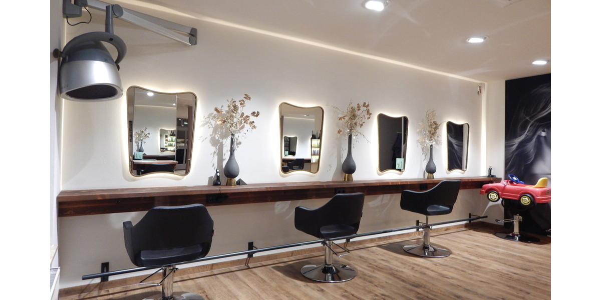 Voll ausgestatteter Friseursalon, kernsaniert 2019, klimatisiert, ablösefrei, sofort startklar! - Gewerbeobjekt Freilassing Freilassing | Angebot:23021567
