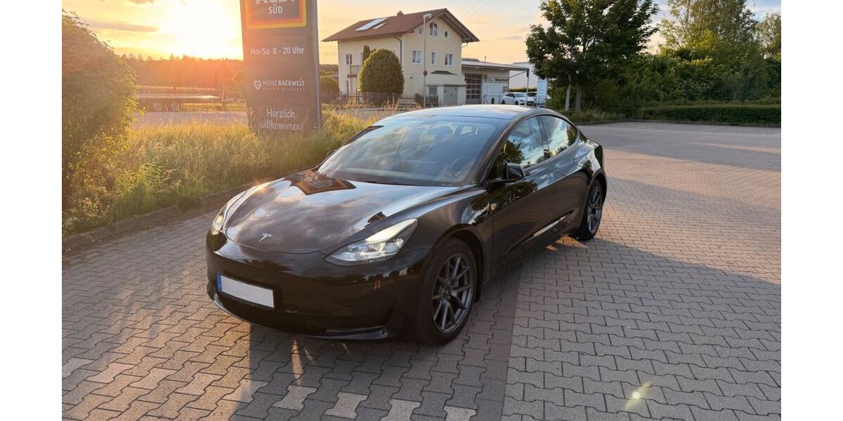 Tesla Model 3 82.400 km 22.999 &euro; Baierbrunn 82065