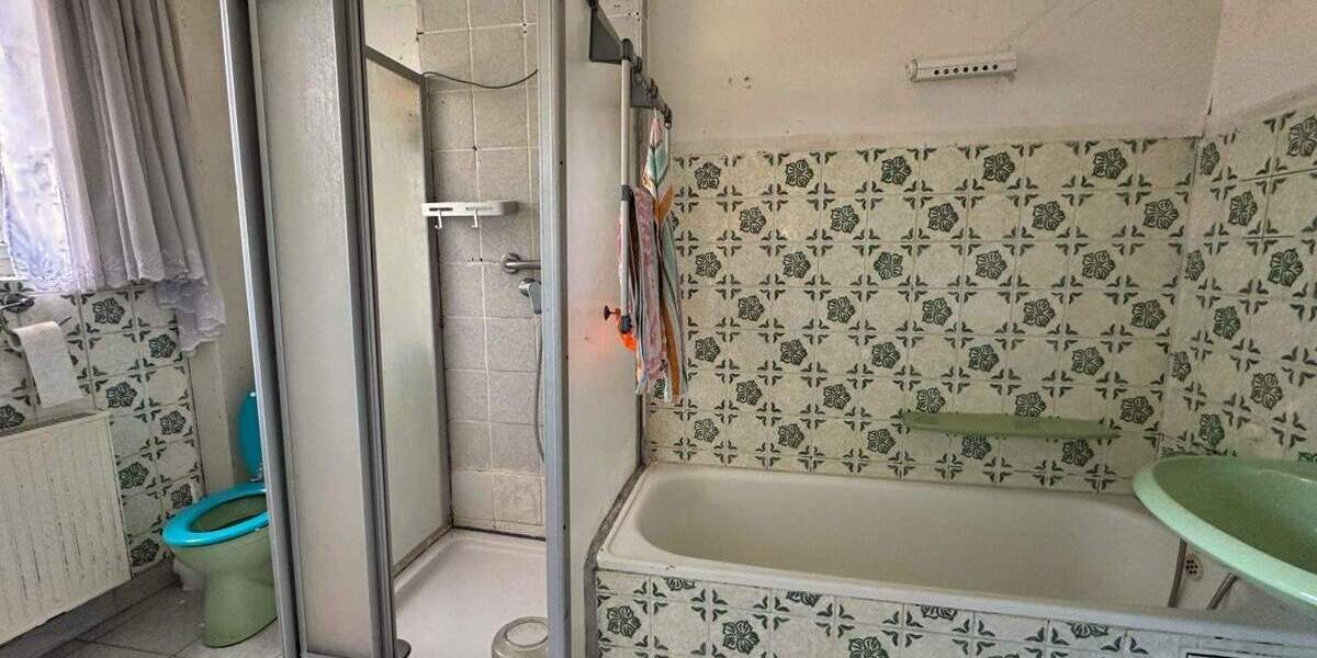 Großes Grundstück am Rande von Berlin bebaut mit einem EFH und Ferienhaus 1 zimmer