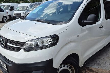 Opel Vivaro 153.500 km 15.990 &euro; München 81247