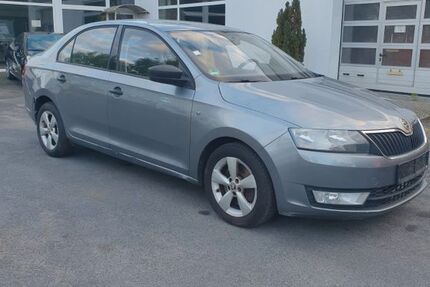 Skoda Rapid 299.000 km 2.950 &euro; Falkenberg Elster 04895