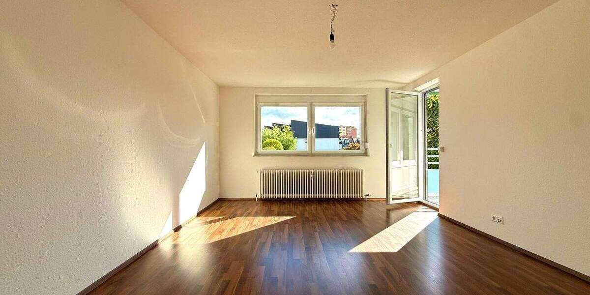 Modernisierte 2-Zi.-Wohnung mit viel Platz, Sonnenbalkon und PKW-Stellplatz in Nellingen *** 2 zimmer