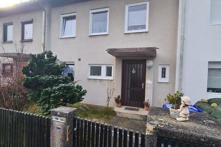 Reihenhaus in ruhiger-Lage! Provisionsfrei! großer Garten, Garage 5 zimmer