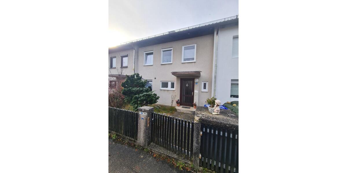 Reihenhaus in ruhiger-Lage! Provisionsfrei! großer Garten, Garage 5 zimmer