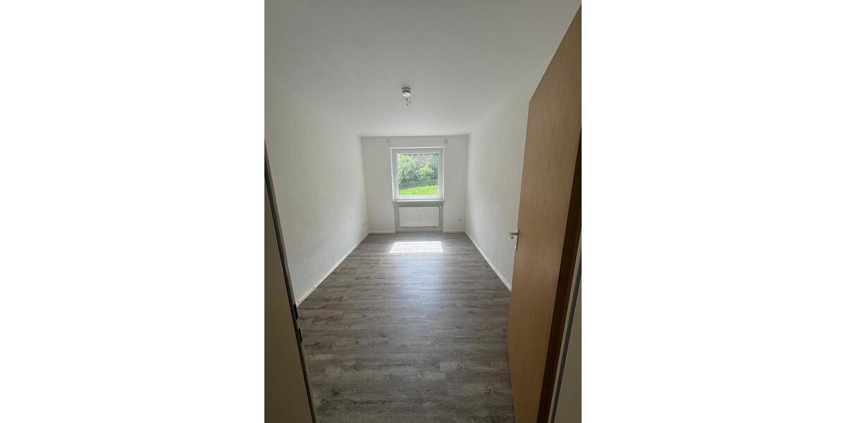 Erdgeschoßwohnung Niederwerrn - 3 Zimmer, 80 m&sup2;, 500&euro; | Angebot:26693043