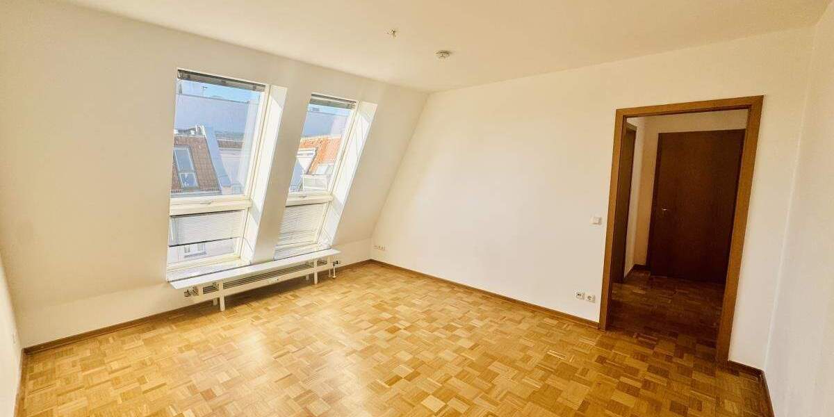 Etagenwohnung Berlin Charlottenburg - 3 Zimmer, 121 m&sup2;, 1.936&euro; | Angebot:25567451