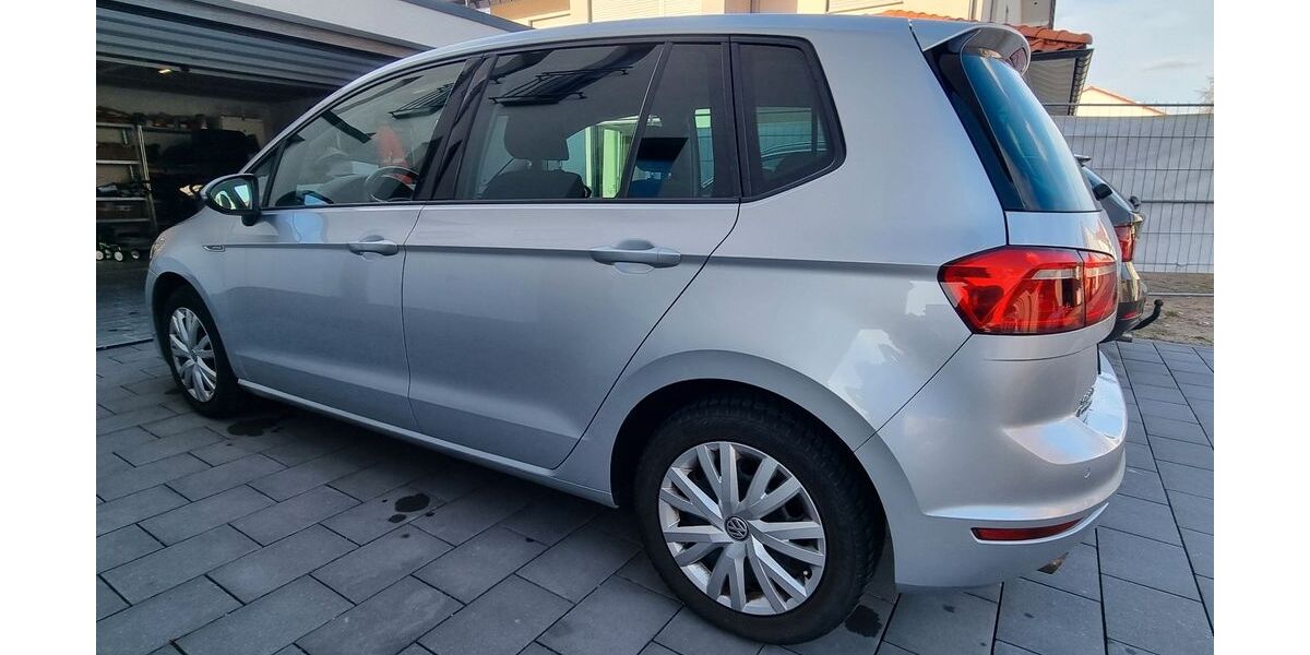 VW Golf Sportsvan 146.000 km 7.500 &euro; Bad Lippspringe 33175