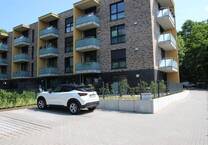 NEUWERTIGE 3. Zi. Erdgeschoßwohnung MIT PRIVATGARTEN, TERRASSE 34 qm UND STELLPLATZ