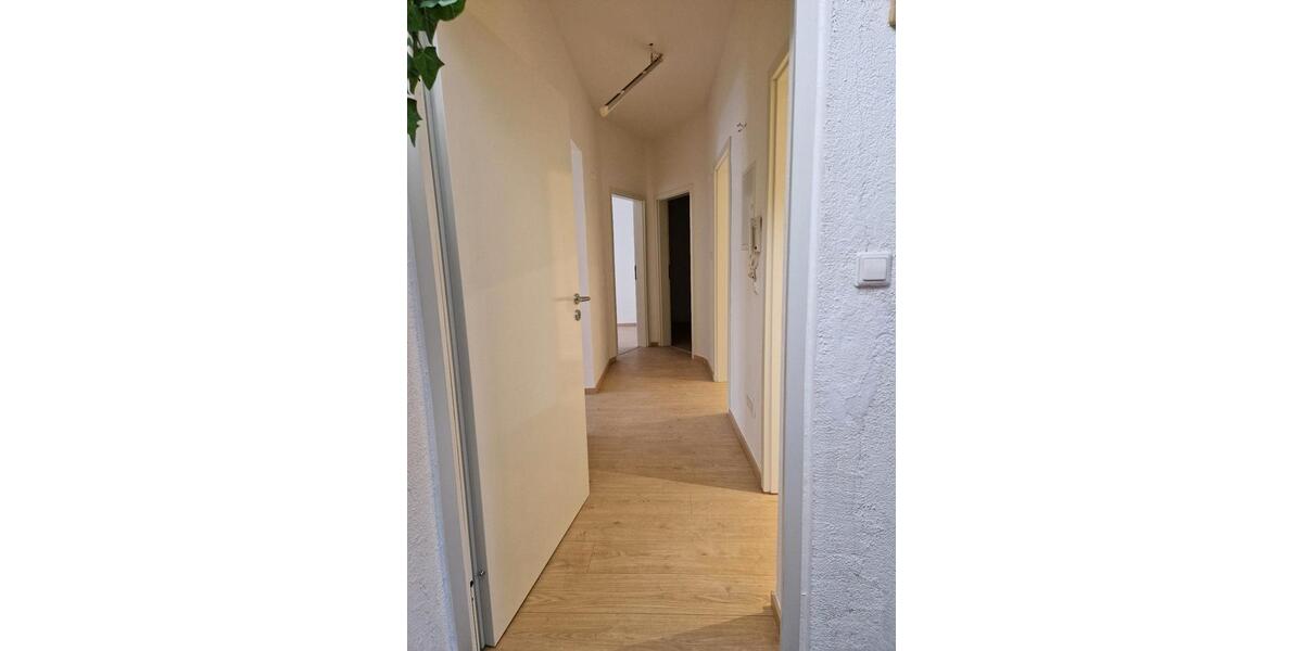 Erdgeschoßwohnung Pforzheim - 4 Zimmer, 80 m&sup2;, 1.200&euro; | Angebot:23836537