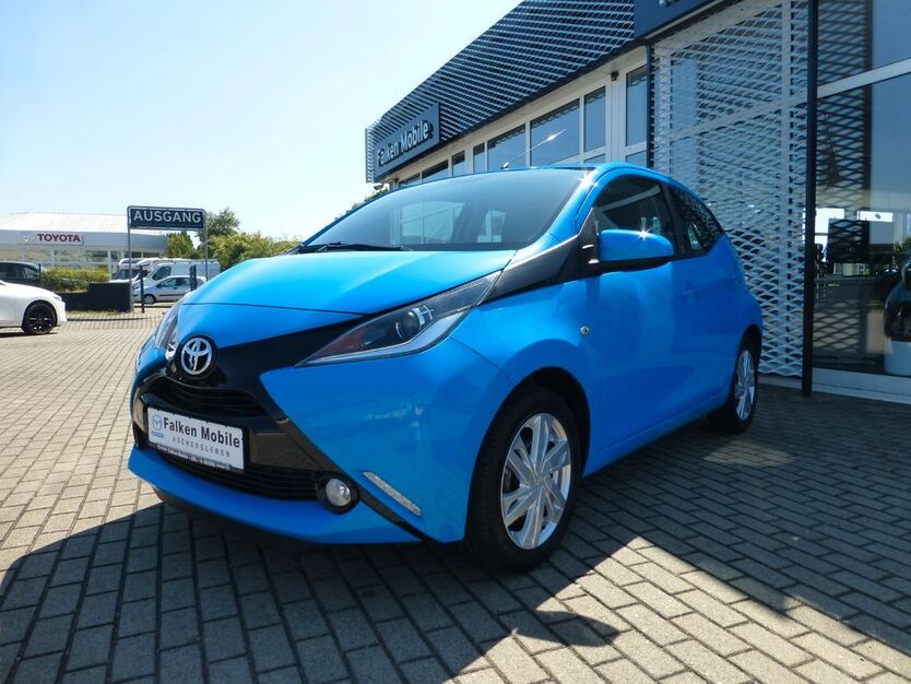 Toyota Aygo (X) 42.580 km 10.990 € Aschersleben 06449