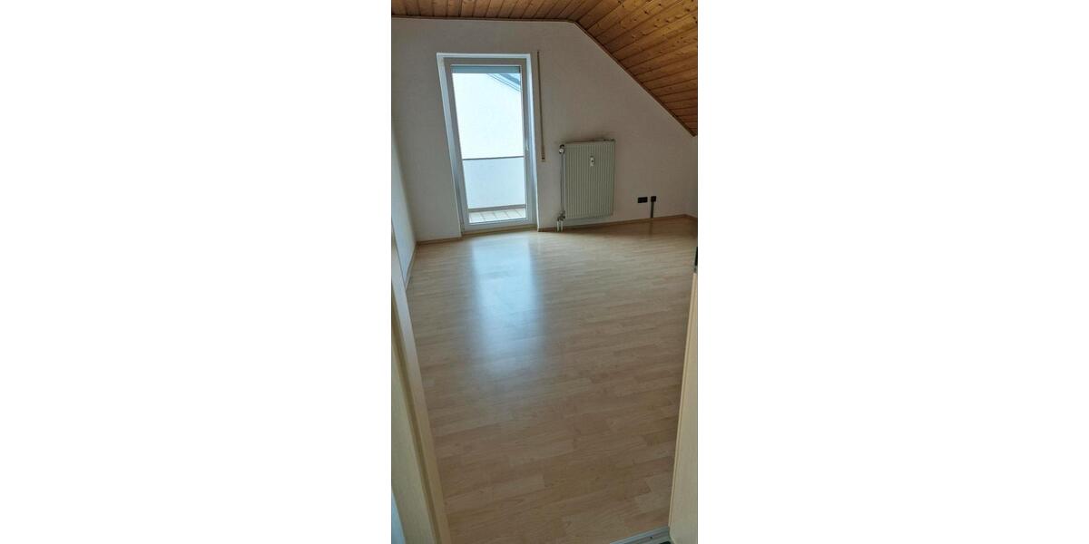 Dachgeschoßwohnung Gaimersheim - 2 Zimmer, 65 m&sup2;, 900&euro; | Angebot:24650986