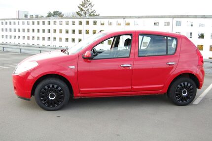 Dacia Sandero 70.900 km 2.499 &euro; Berlin 13435