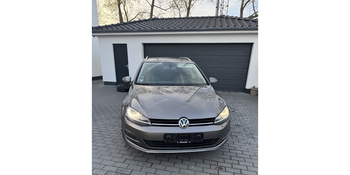 VW Golf VII Variant 232.327 km 7.699 &euro; Güstrow 18273