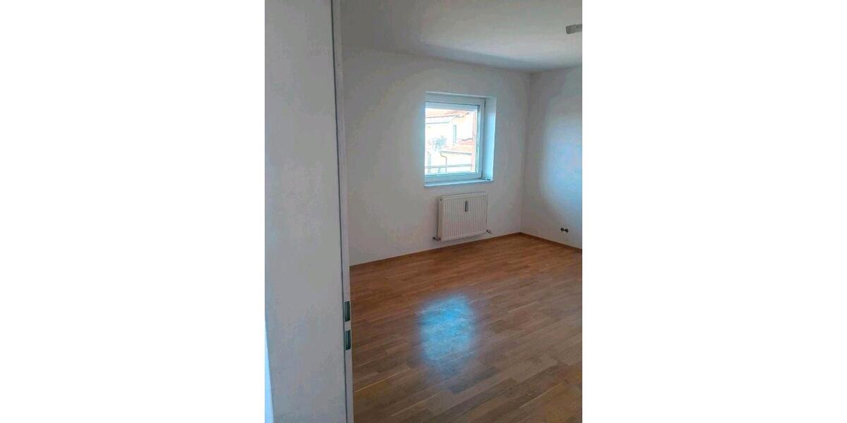 Etagenwohnung Hutthurm - 3 Zimmer, 105 m&sup2;, 750&euro; | Angebot:26180750