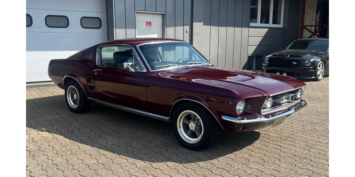 Ford Mustang 18.697 km 139.000 &euro; Wuppertal 42389