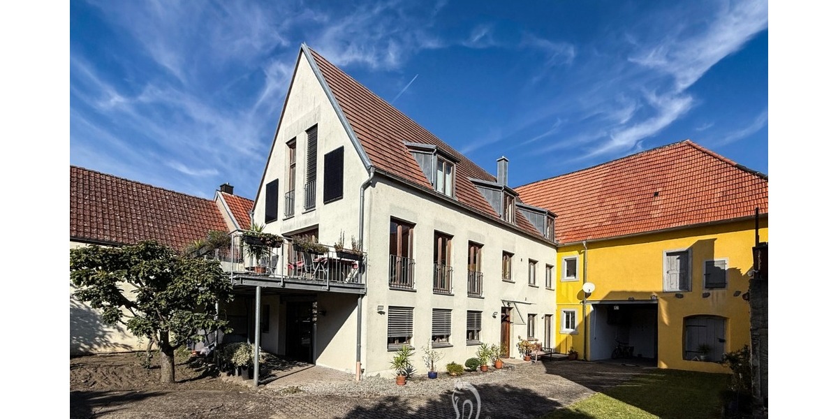 Traumhaftes Ensemble: Energieeffizientes (A) Einfamilienhaus mit Büro, großem Innenhof & Garten - Mehrfamilienhaus, Wohnhaus Fahr Fahr | Angebot:27248496