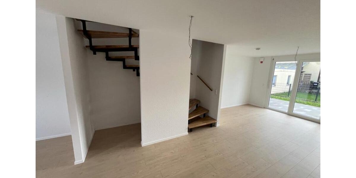 Reihenhaus Weingarten (Baden) - 5.5 Zimmer, 111 m&sup2;, 1.665&euro; | Angebot:24830170