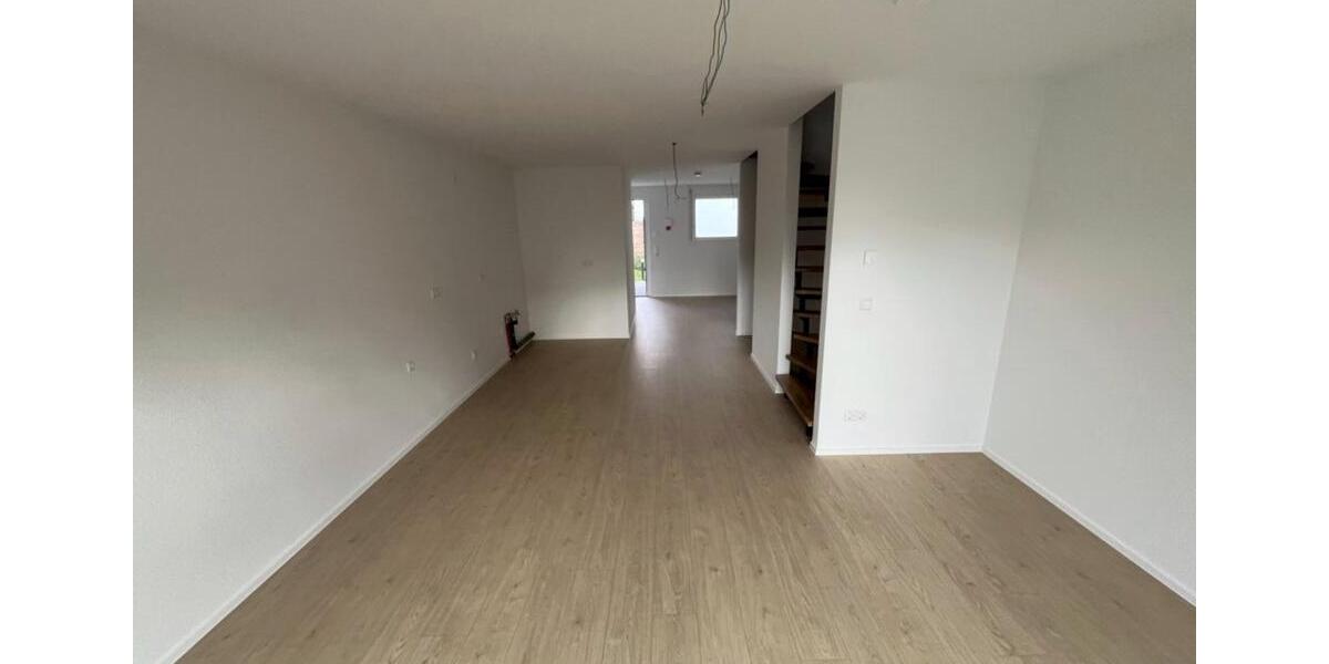 Reihenhaus Weingarten (Baden) - 5.5 Zimmer, 111 m&sup2;, 1.715&euro; | Angebot:24830170