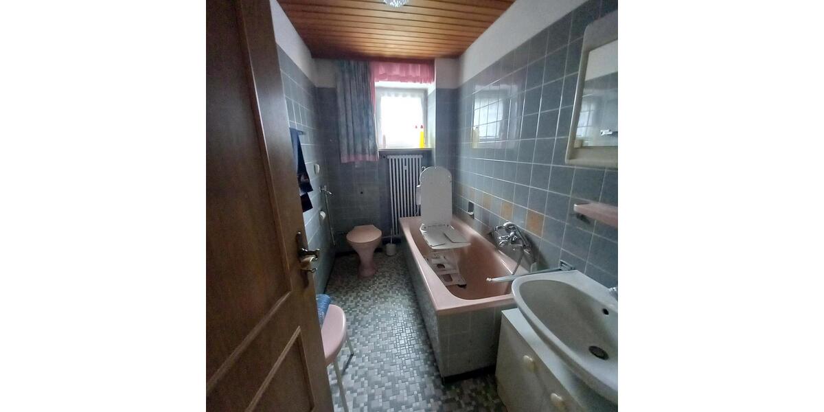 Einfamilienhaus Zwiesel - 5 Zimmer, 166 m&sup2;, 230.000&euro; | Angebot:26818622