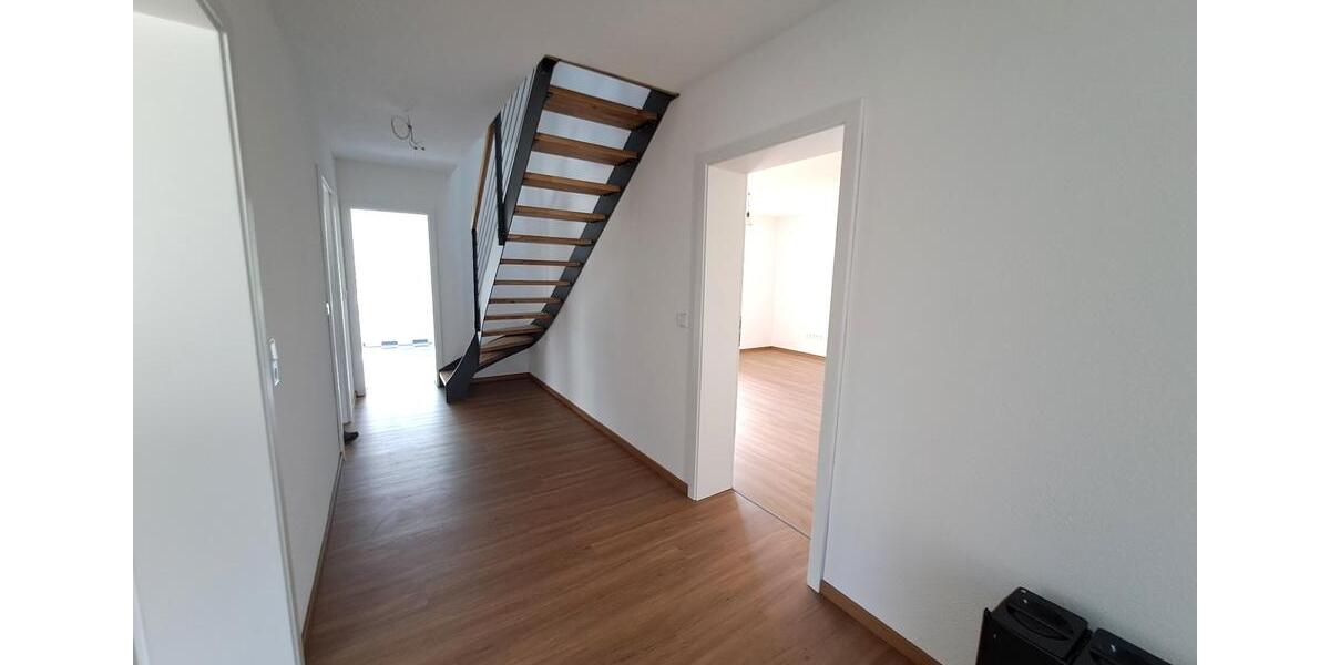 Etagenwohnung Langfurth - 5 Zimmer, 145 m&sup2;, 1.100&euro; | Angebot:26597401