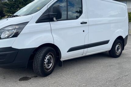 Ford Tourneo Custom 74.569 km 10.500 € München 81245