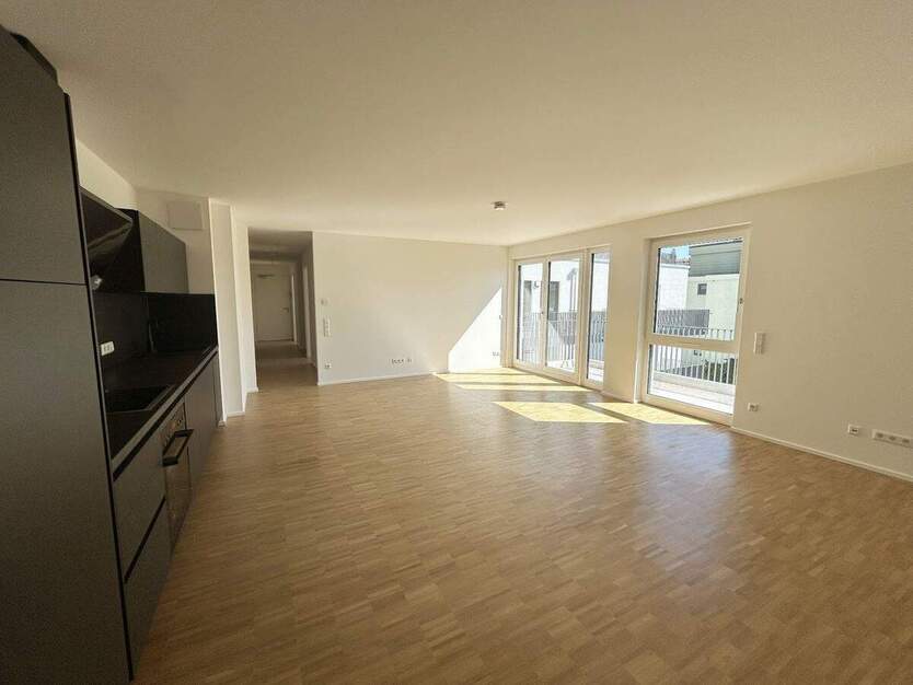 Moderner Wohnkomfort - viel Platz + Freiraum! 5 Zimmer + Süd-Balkon, Einbauküche, 2 Bäder, Aufzug 5 zimmer