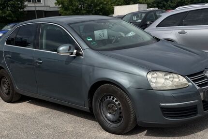 VW Jetta 275.420 km 1.350 &euro; Augsburg 86167