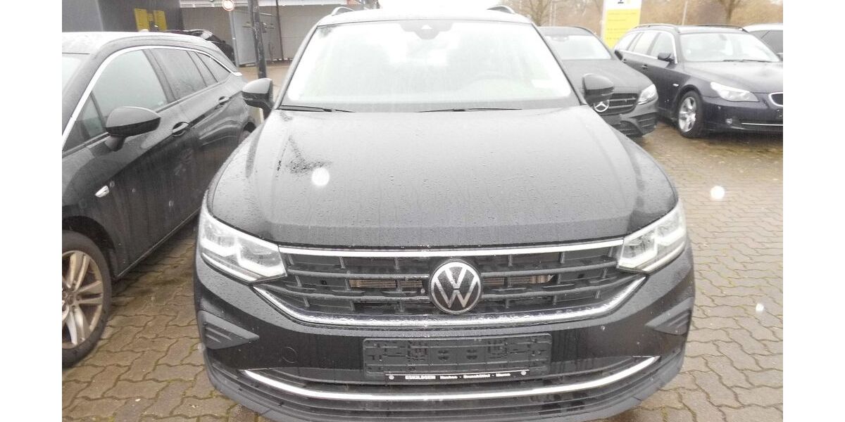 VW Tiguan 126.700 km 20.990 &euro; Kellinghusen 25548