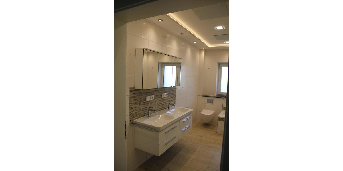 Bungalow Bünde - 4 Zimmer, 165 m&sup2;, 2.400&euro; | Angebot:25313035