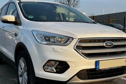Ford Kuga 182.000 km 8.999 &euro; Böblingen 71032