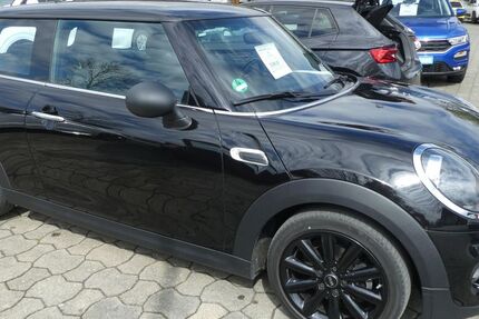 Mini ONE 53.426 km 12.990 &euro; Oderding 82398