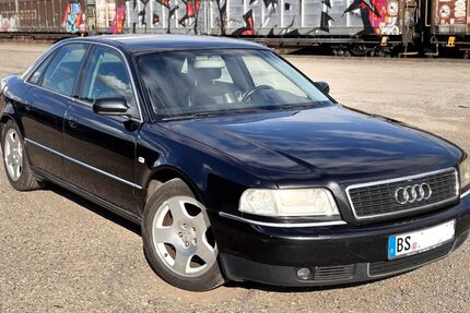Audi A8 220.494 km 5.700 &euro; Braunschweig 38126