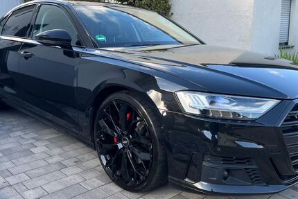 Audi A8 122.000 km 36.950 &euro; Berlin 13509