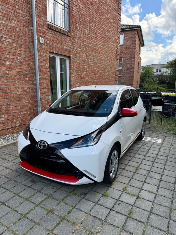 Aygo (X)
