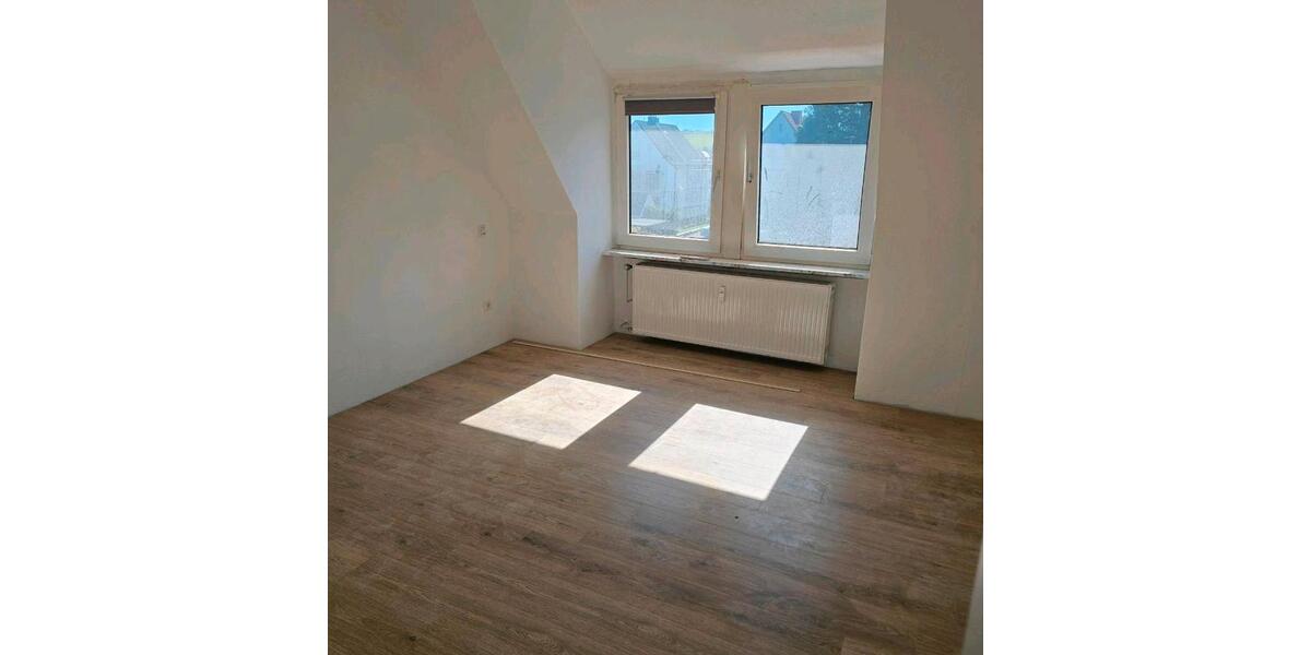 Dachgeschoßwohnung Heringen (Werra) - 4 Zimmer, 84 m&sup2;, 750&euro; | Angebot:26406726