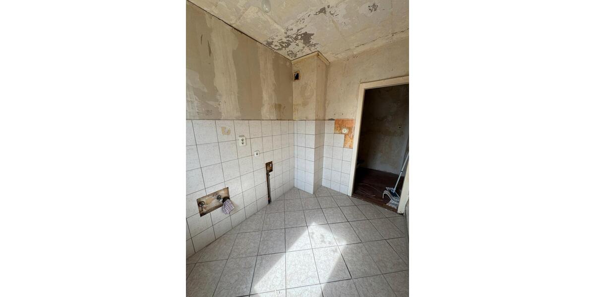 Eigentumswohnung mit MATERIAL zu verkaufen 3-Raum mit Balkon 3 zimmer