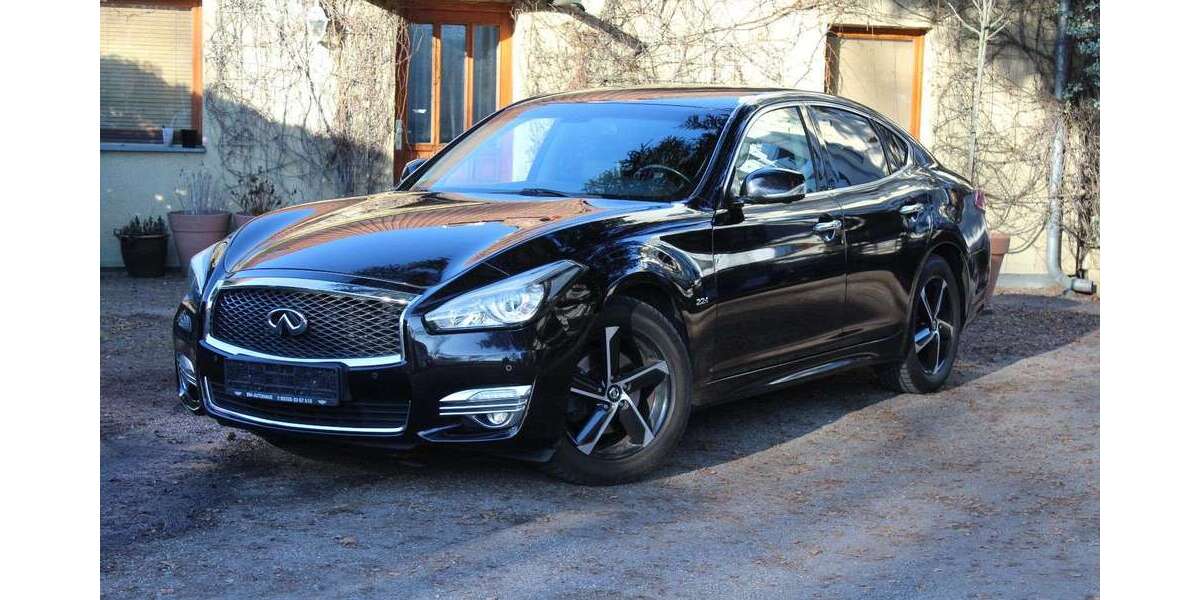 INFINITI Q70 212.000 km 9.499 &euro; Berlin 10317